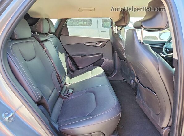 KNDC3DLCXR5215516 2024 KIA EV6 Gray Vista interior trasera