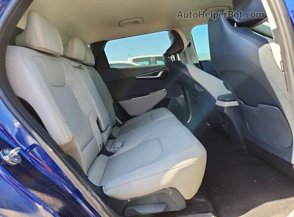 KNDC3DLCXR5618878 2024 KIA EV6 Blue Vista de los asientos traseros