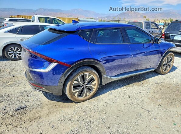 KNDC3DLCXR5618878 2024 KIA EV6 Blue Trasero derecho