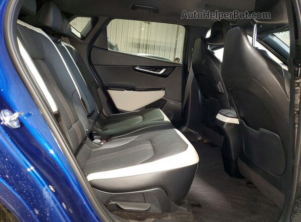 KNDC4DLC3P5101982 2023 KIA EV6 Blue Vista de los asientos traseros