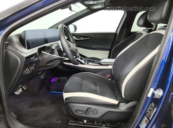 KNDC4DLC4R5196054 2024 KIA EV6 Blue Vista interior delantera