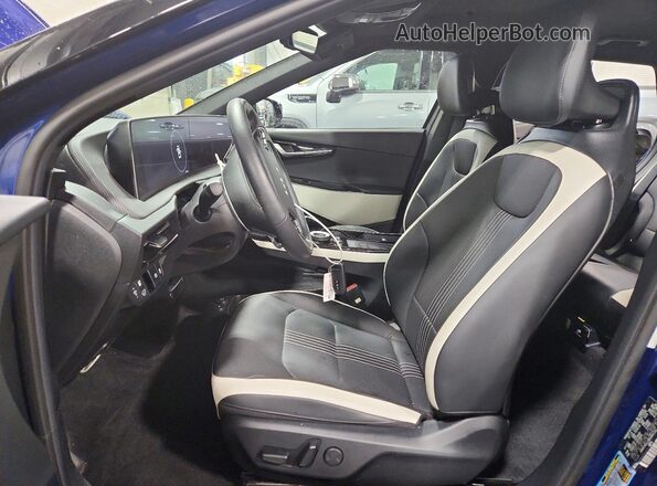 KNDC4DLC9R5164720 2024 KIA EV6 Blue Vista interior delantera