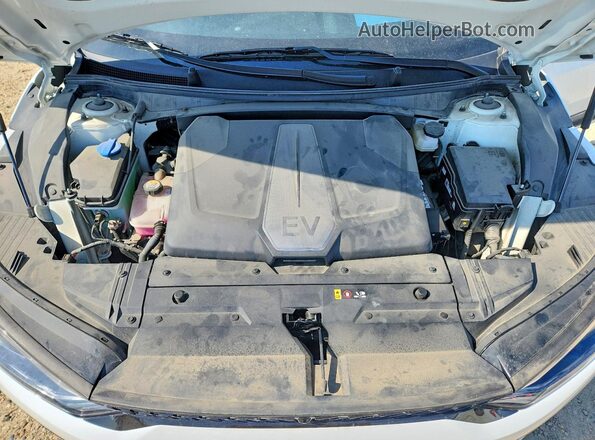 KNDC4DLCXR5168758 2024 KIA EV6 Белый Вид подкапотного пространства
