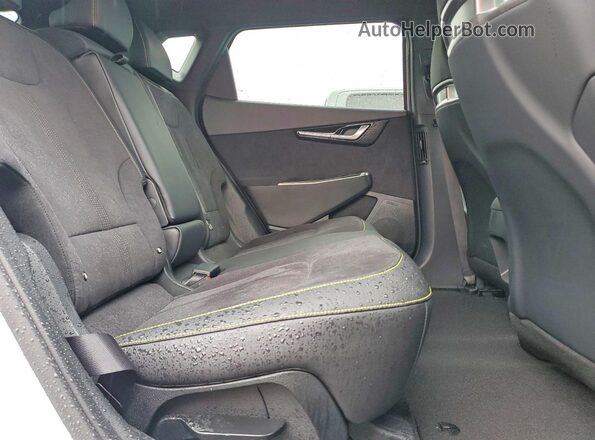 KNDC5DLE4P5118322 2023 KIA EV6 White Widok wnętrza z tyłu