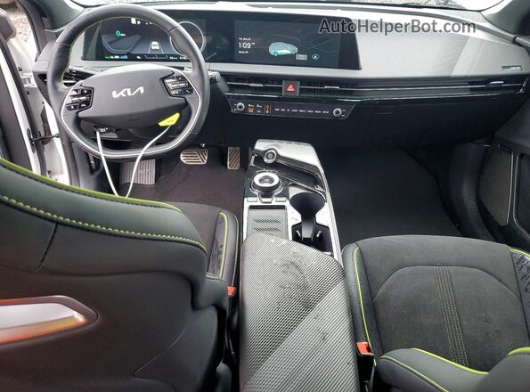 KNDC5DLE4P5118322 2023 KIA EV6 White Widok deski rozdzielczej