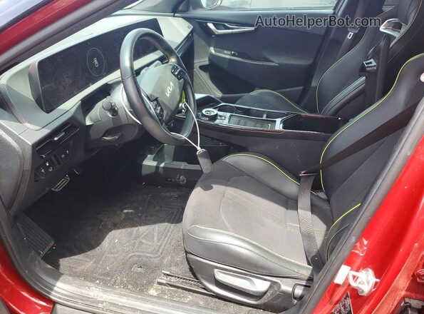 KNDC5DLE6P5090281 2023 KIA EV6 Red Vista interior delantera