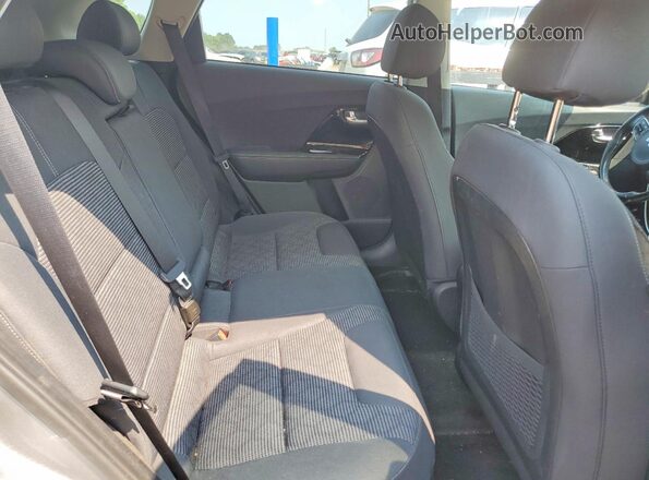 KNDCB3LC0N5524208 2022 KIA NIRO Silver Widok wnętrza z tyłu