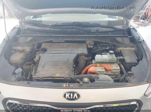 KNDCB3LC1J5147463 2018 KIA NIRO Silver Вид ззаду