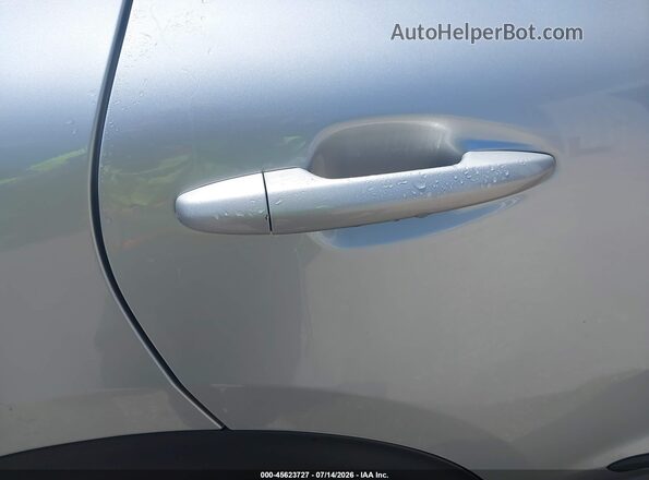 KNDCB3LC1J5147463 2018 KIA NIRO Silver 