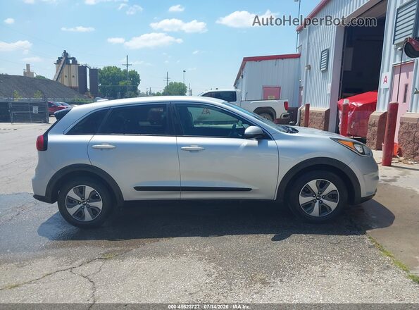 KNDCB3LC1J5147463 2018 KIA NIRO Silver 