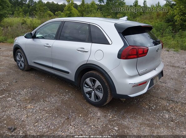 KNDCB3LC1J5186974 2018 KIA NIRO Silver Rear left