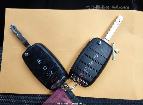 KNDCB3LC1J5186974 2018 KIA NIRO Silver Dashboard view