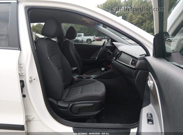 KNDCB3LC2H5093133 2017 KIA NIRO White Widok wnętrza z przodu