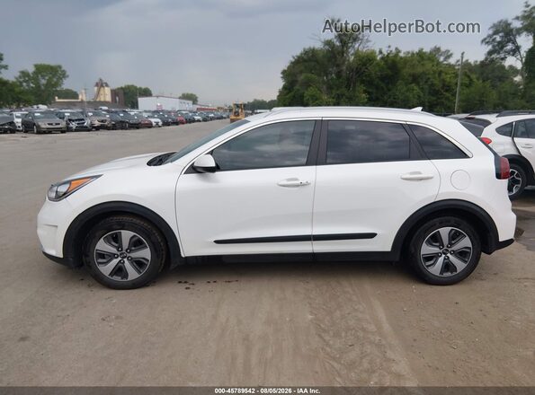 KNDCB3LC2H5093133 2017 KIA NIRO White Widok wnętrza 360 stopni