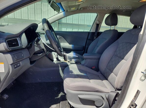 KNDCB3LC3H5053238 2017 KIA NIRO Белый Вид салона спереди