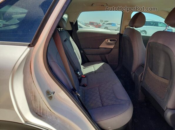 KNDCB3LC3H5053238 2017 KIA NIRO Белый Вид задней части салона