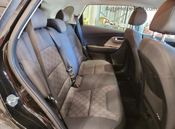 KNDCB3LC3H5063848 2017 KIA NIRO Black Вид задньої частини салону