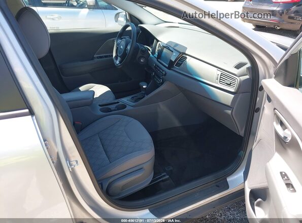 KNDCB3LC3K5299469 2019 KIA NIRO Silver Vista interior delantera