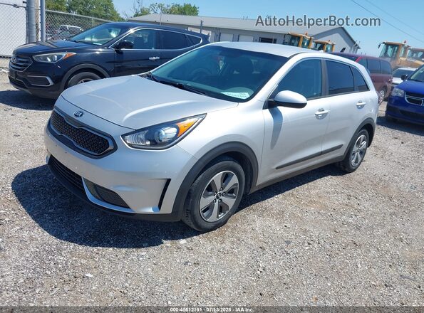 KNDCB3LC3K5299469 2019 KIA NIRO Silver Vista tres cuartos delantera izquierda