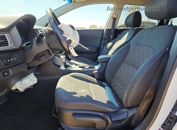 KNDCB3LC3K5350274 2019 KIA NIRO White Вид салону спереду
