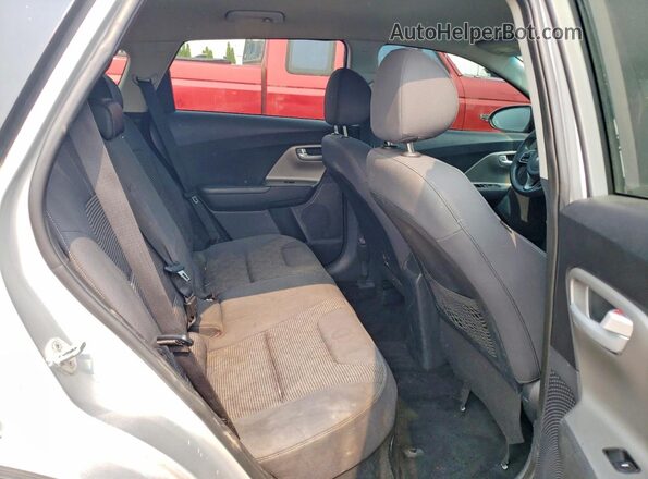 KNDCB3LC3L5397967 2020 KIA NIRO Silver Rear interior view