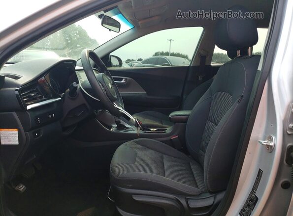 KNDCB3LC3L5397967 2020 KIA NIRO Silver Front interior view