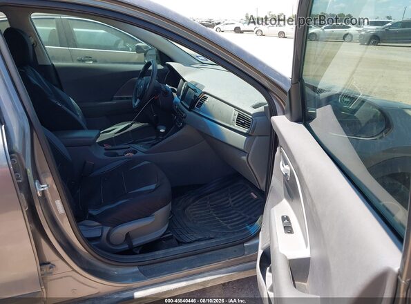 KNDCB3LC4H5047271 2017 KIA NIRO Gray Widok wnętrza z przodu