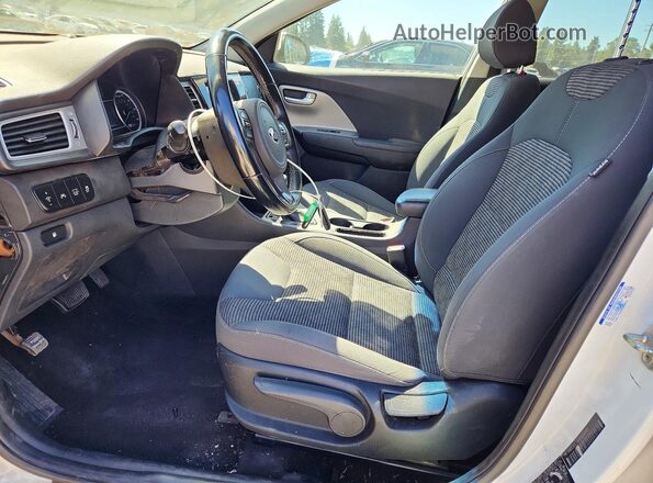 KNDCB3LC4J5204545 2018 KIA NIRO White Widok wnętrza z przodu