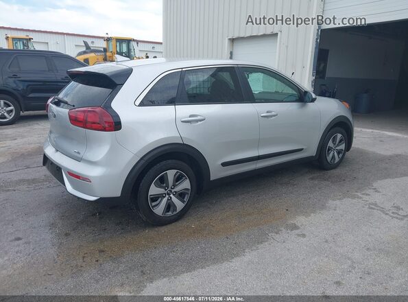 KNDCB3LC5J5147482 2018 KIA NIRO Silver Հետևի աջ