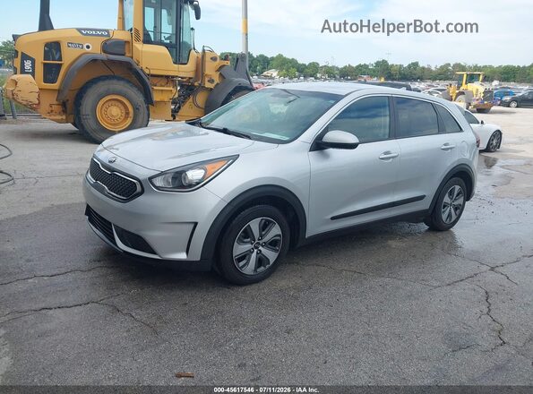 KNDCB3LC5J5147482 2018 KIA NIRO Silver Առջևի ձախ երեք քառորդ տեսարան