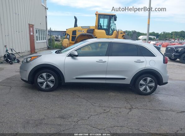 KNDCB3LC5J5147482 2018 KIA NIRO Silver Սալոնի 360 աստիճան տեսք