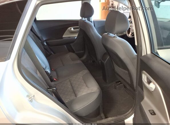 KNDCB3LC5J5147482 2018 KIA NIRO Silver VIN կոդի պիտակի տեսք