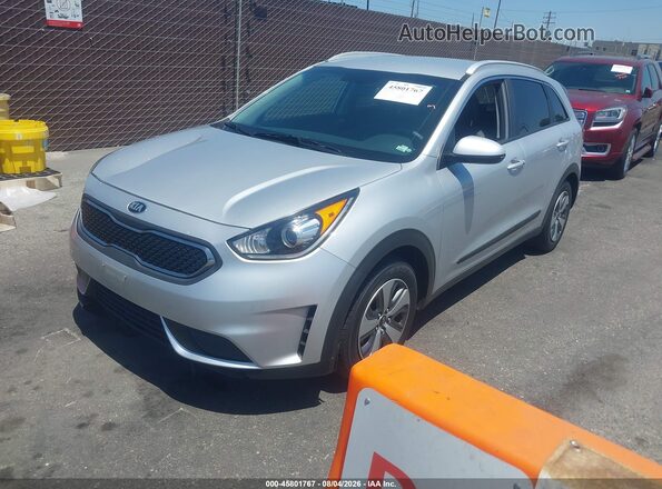 KNDCB3LC6K5267003 2019 KIA NIRO Silver წინა მარცხენა ხედი სამი მეოთხედიდან