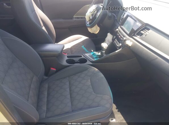 KNDCB3LC6K5267003 2019 KIA NIRO Silver წინა სალონის ხედი