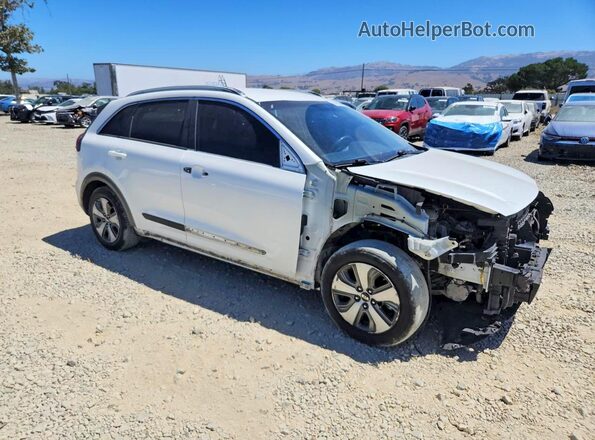 KNDCB3LC6L5369614 2020 KIA NIRO Белый Передняя правая четверть