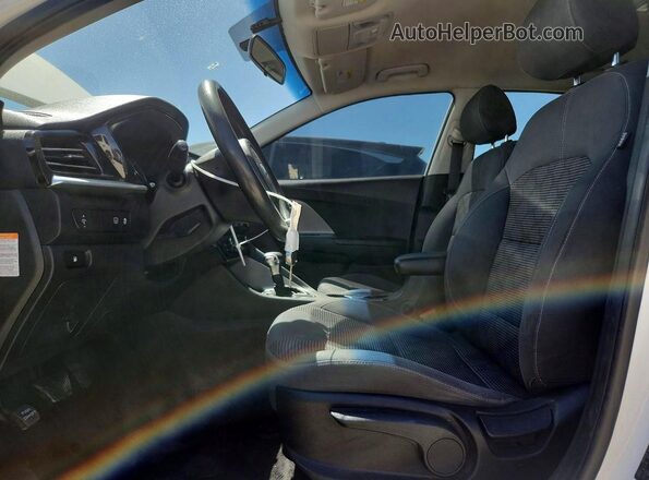 KNDCB3LC6L5369614 2020 KIA NIRO Белый Вид салона спереди