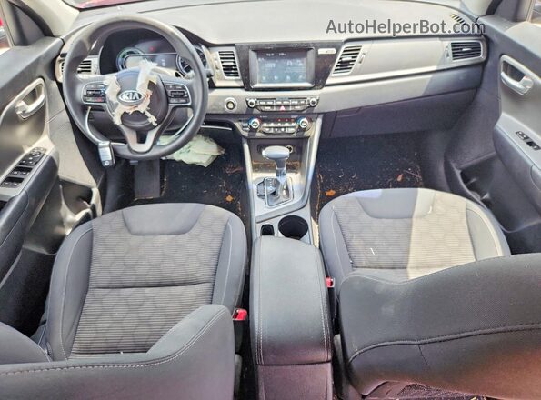 KNDCB3LC7J5157933 2018 KIA NIRO Красный Вид панели приборов