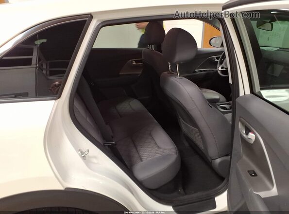KNDCB3LC7J5158256 2018 KIA NIRO White Vista de la etiqueta del VIN