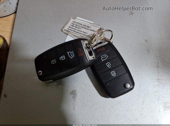 KNDCB3LC7J5158256 2018 KIA NIRO White Vista del salpicadero