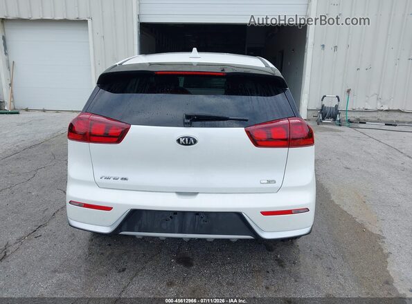 KNDCB3LC7J5158256 2018 KIA NIRO White 
