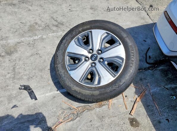 KNDCB3LC7K5246127 2019 KIA NIRO White Widok komory silnika