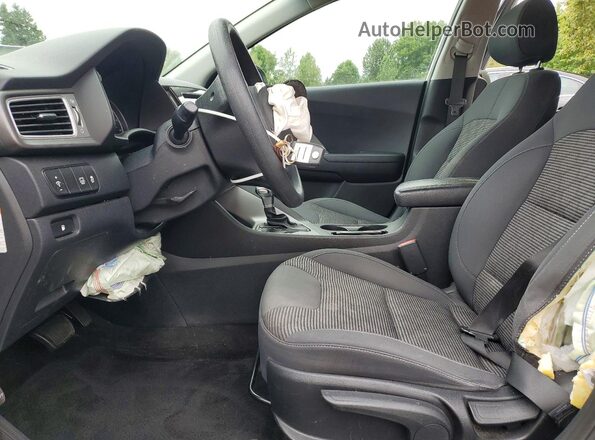 KNDCB3LC7K5264305 2019 KIA NIRO Белый Вид салона спереди