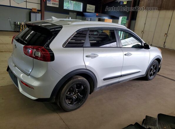 KNDCB3LC8J5200580 2018 KIA NIRO Silver Tył prawy