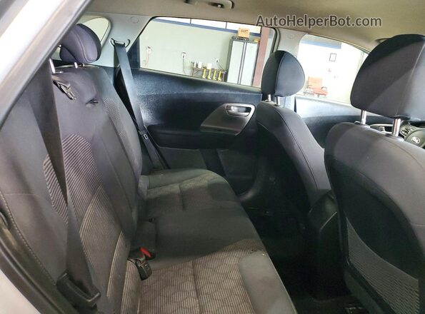KNDCB3LC8J5200580 2018 KIA NIRO Silver Widok tylnych siedzeń
