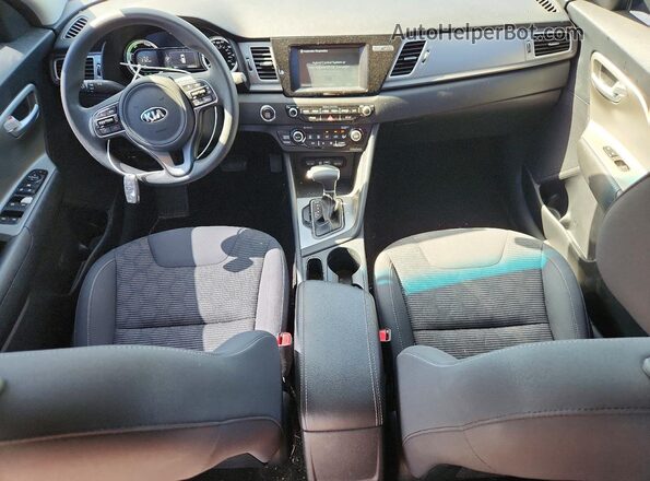 KNDCB3LC8J5200739 2018 KIA NIRO Blue Dashboard view