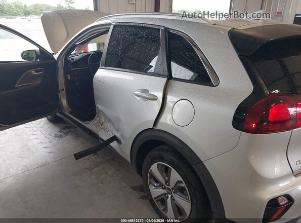 KNDCB3LC8L5359845 2020 KIA NIRO Silver წინა ხედი