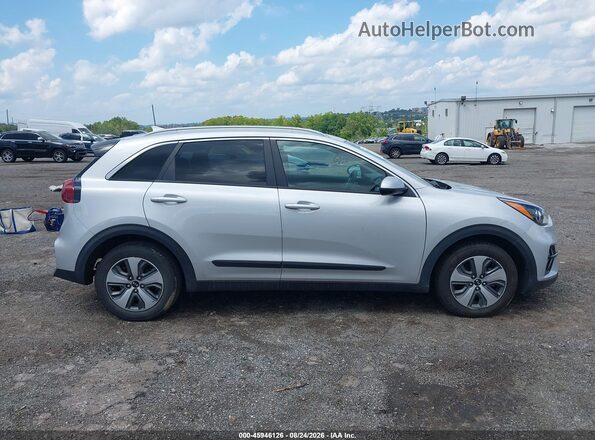 KNDCB3LC8L5396071 2020 KIA NIRO Silver Սալոնի հետևի տեսք