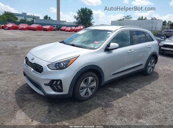KNDCB3LC8L5396071 2020 KIA NIRO Silver Առջևի ձախ երեք քառորդ տեսարան