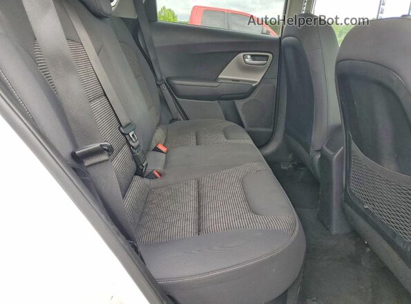 KNDCB3LC9J5203911 2018 KIA NIRO Белый Вид задних сидений