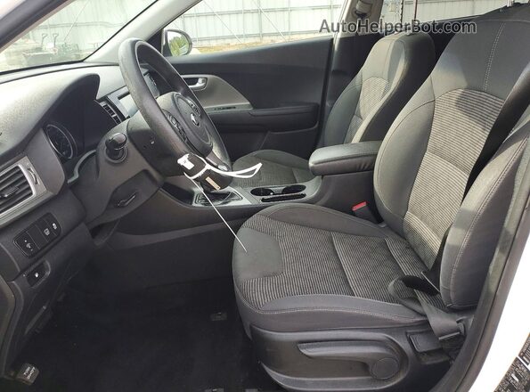 KNDCB3LC9J5203911 2018 KIA NIRO Белый Вид салона спереди
